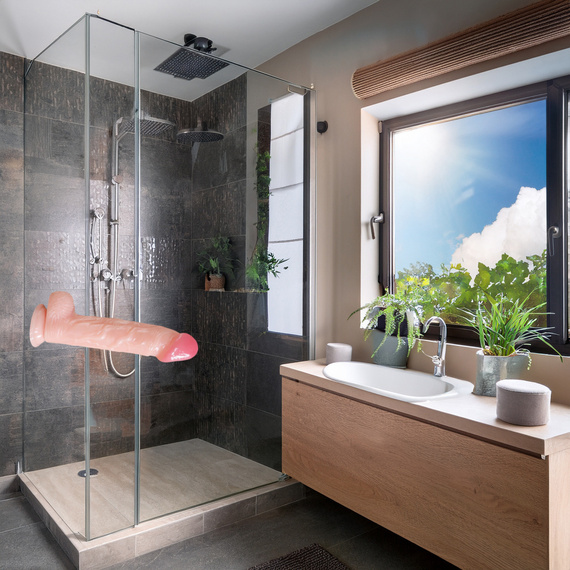 PENIS NA PRZYSSAWCE REALISTYCZNY WYGLĄD ELASTYCZNE SEX DILDO Z JĄDRAMI 