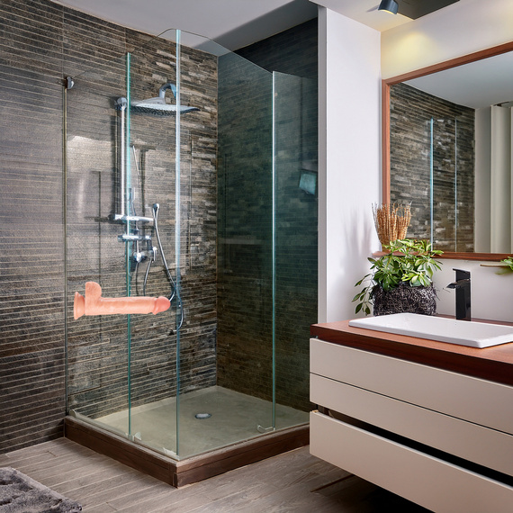 REALISTYCZNE DILDO Z PRZYSSAWKĄ 18CM TRYSKAJĄCE Z POMPKĄ GŁEBOKIE DOZNANIA