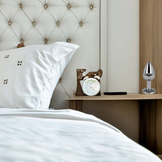 METALOWY KOREK ANALNY Z PIĘKNYM WYKOŃCZENIEM W POSTACI KRYSZTAŁKA WTYCZKA