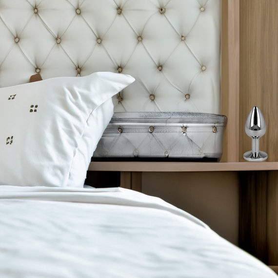 KOREK ANALNY Z KRYSZTAŁEM Z METALU WTYCZKA PIESZCZOTY ODBYTU